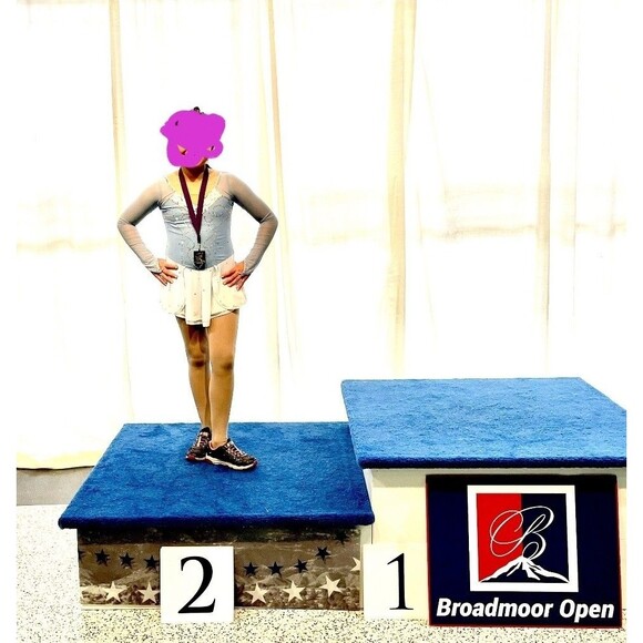 Ice skating Princess Theme with cute bow back -  Figure Skating Dress. size 14 - Picture 6 of 10